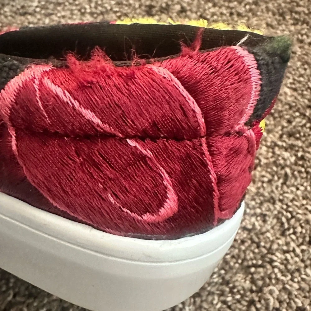 Hikal Bolom Mexican Artisanal Floral Embroidered Slip-On Shoes Size 24 (7/7.5)